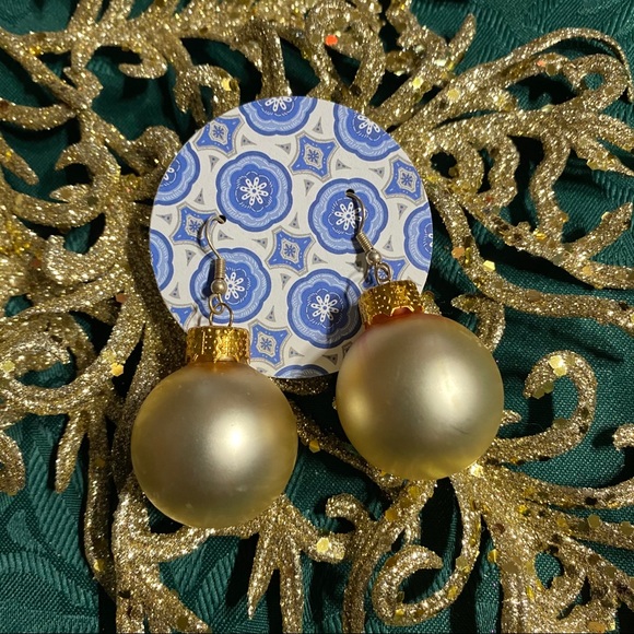🎄New Christmas Bulb Earrings & Necklace Set - Picture 5 of 8